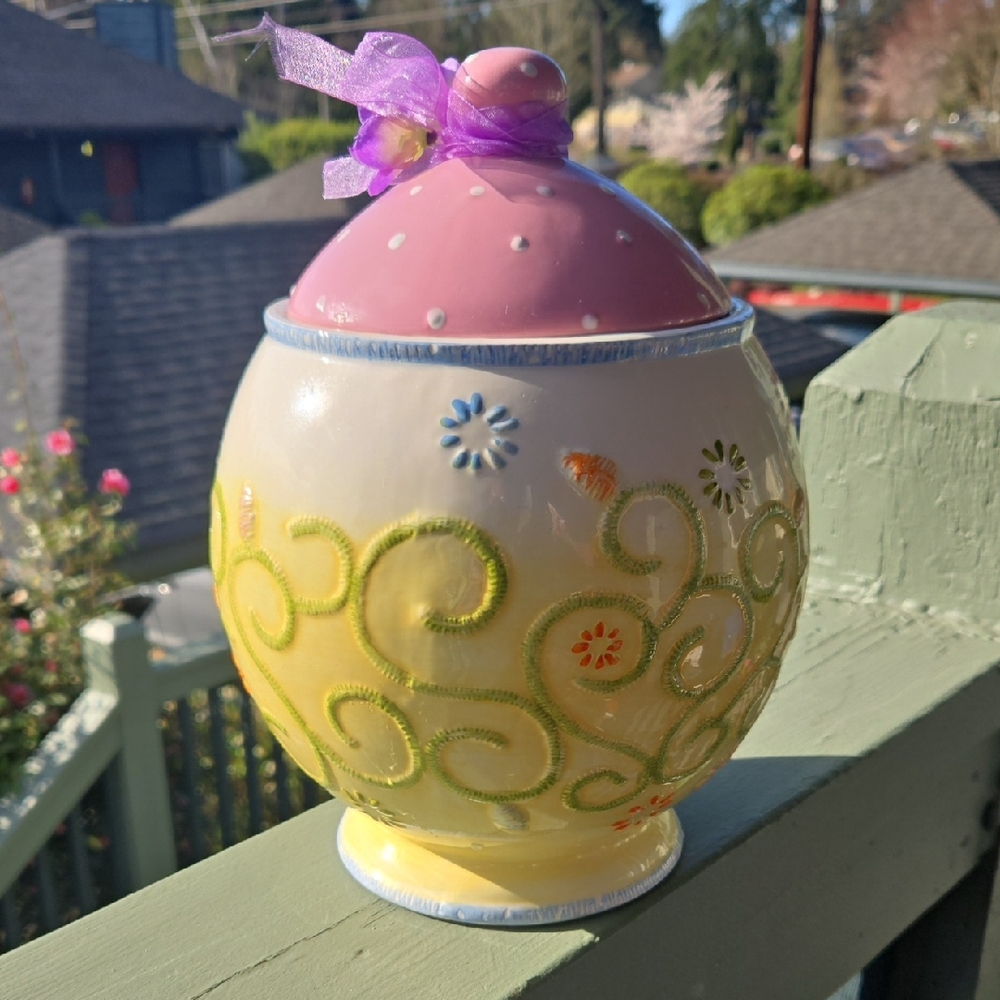Vintage Big Ceramic Cookie Jar Candy Easter Canister Spring Collectible